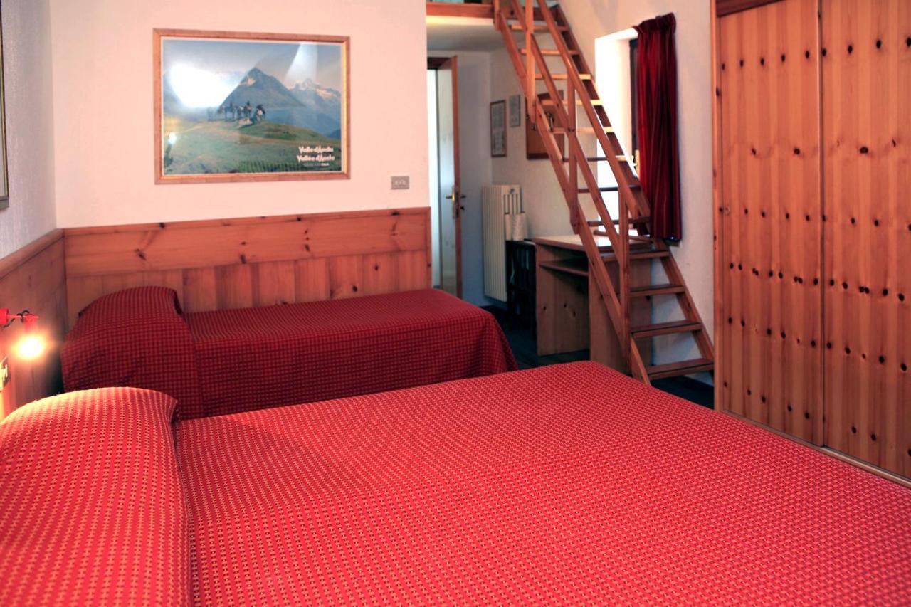 Albergo Le Marmotte Pré-Saint-Didier Exteriör bild