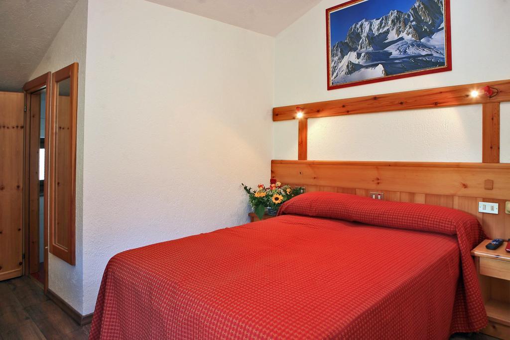 Albergo Le Marmotte Pré-Saint-Didier Exteriör bild