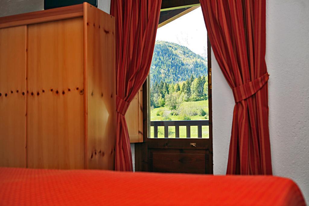 Albergo Le Marmotte Pré-Saint-Didier Exteriör bild