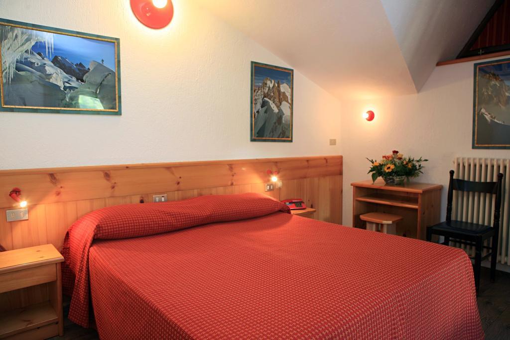 Albergo Le Marmotte Pré-Saint-Didier Exteriör bild