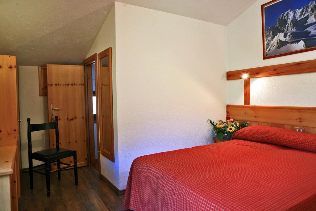 Albergo Le Marmotte Pré-Saint-Didier Exteriör bild