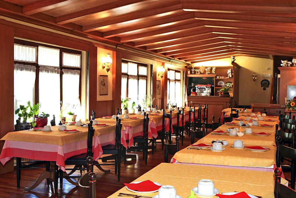 Albergo Le Marmotte Pré-Saint-Didier Exteriör bild